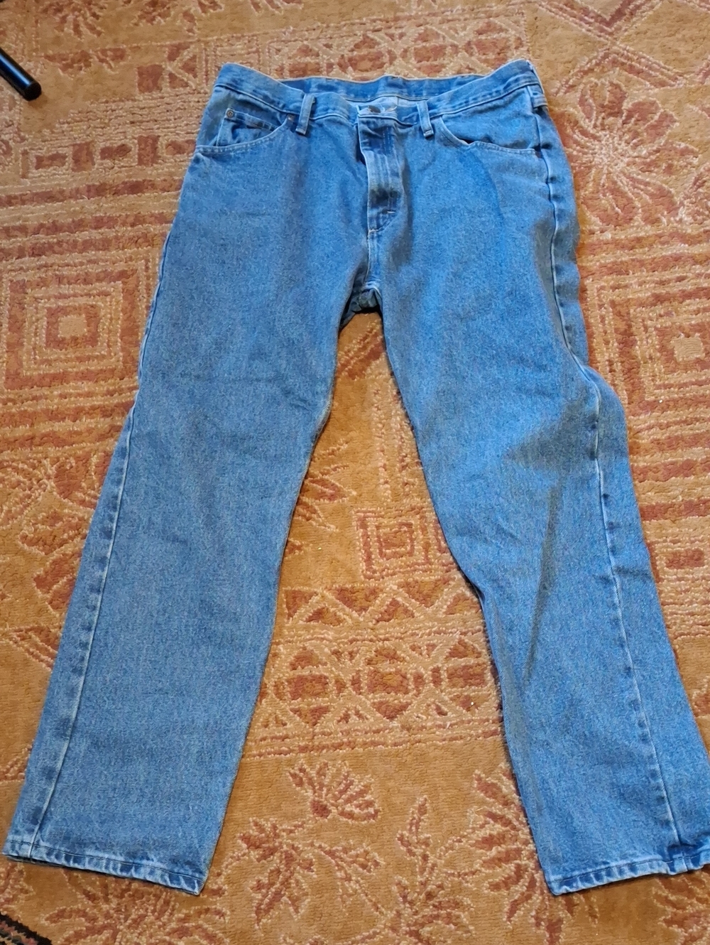 Wrangler Men's Straight Denim Jeans in Light Blue Wash (Jea109)